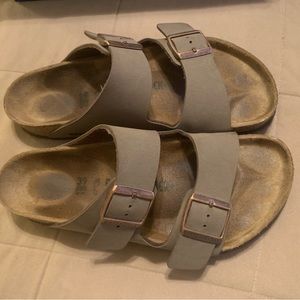 I’ve got a size 8 US 39 UK Arizona Birkenstock. Excellent used condition